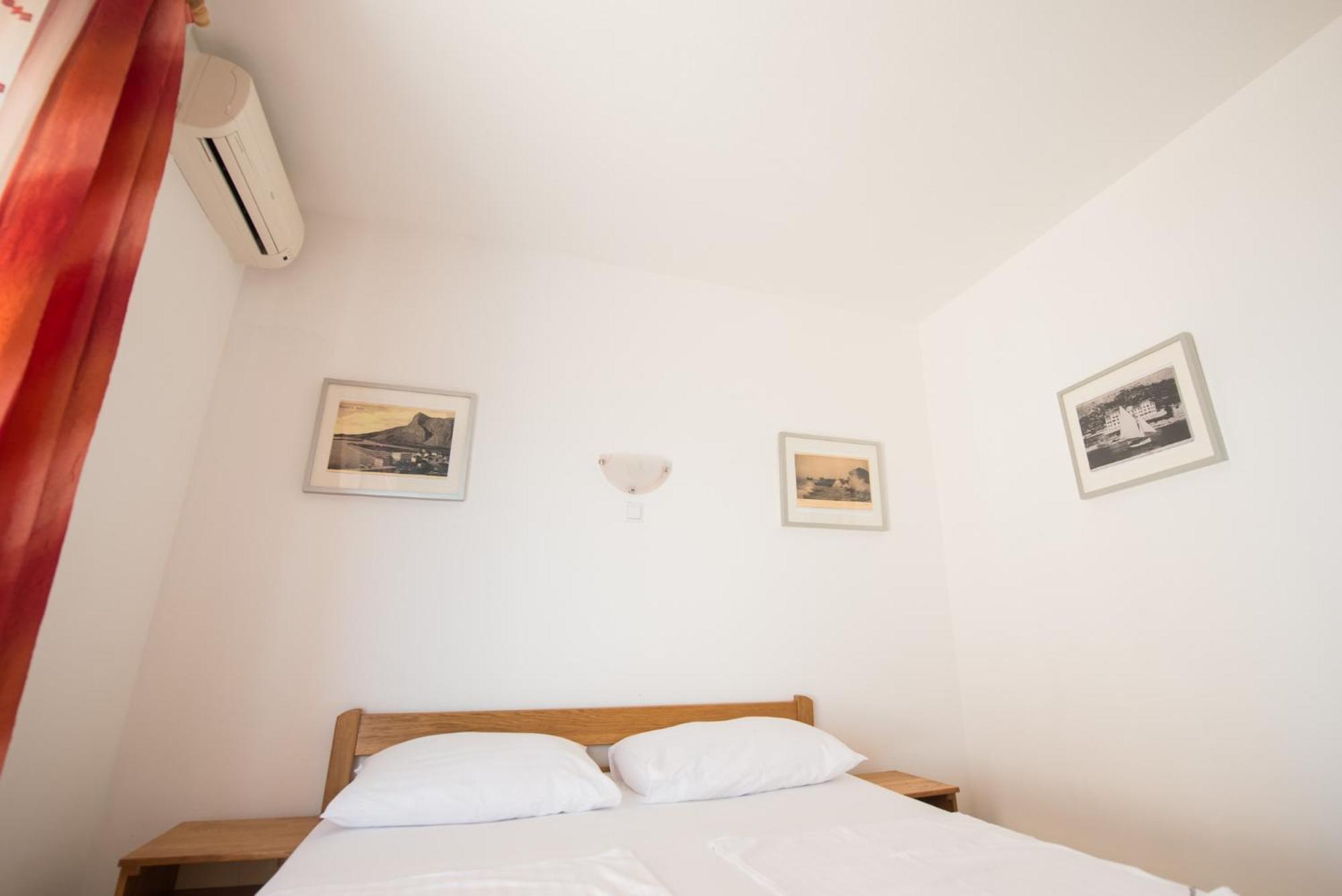 Bed And Breakfast Pero 3 Min Walk To The Beach Lokva Rogoznica Exterior foto