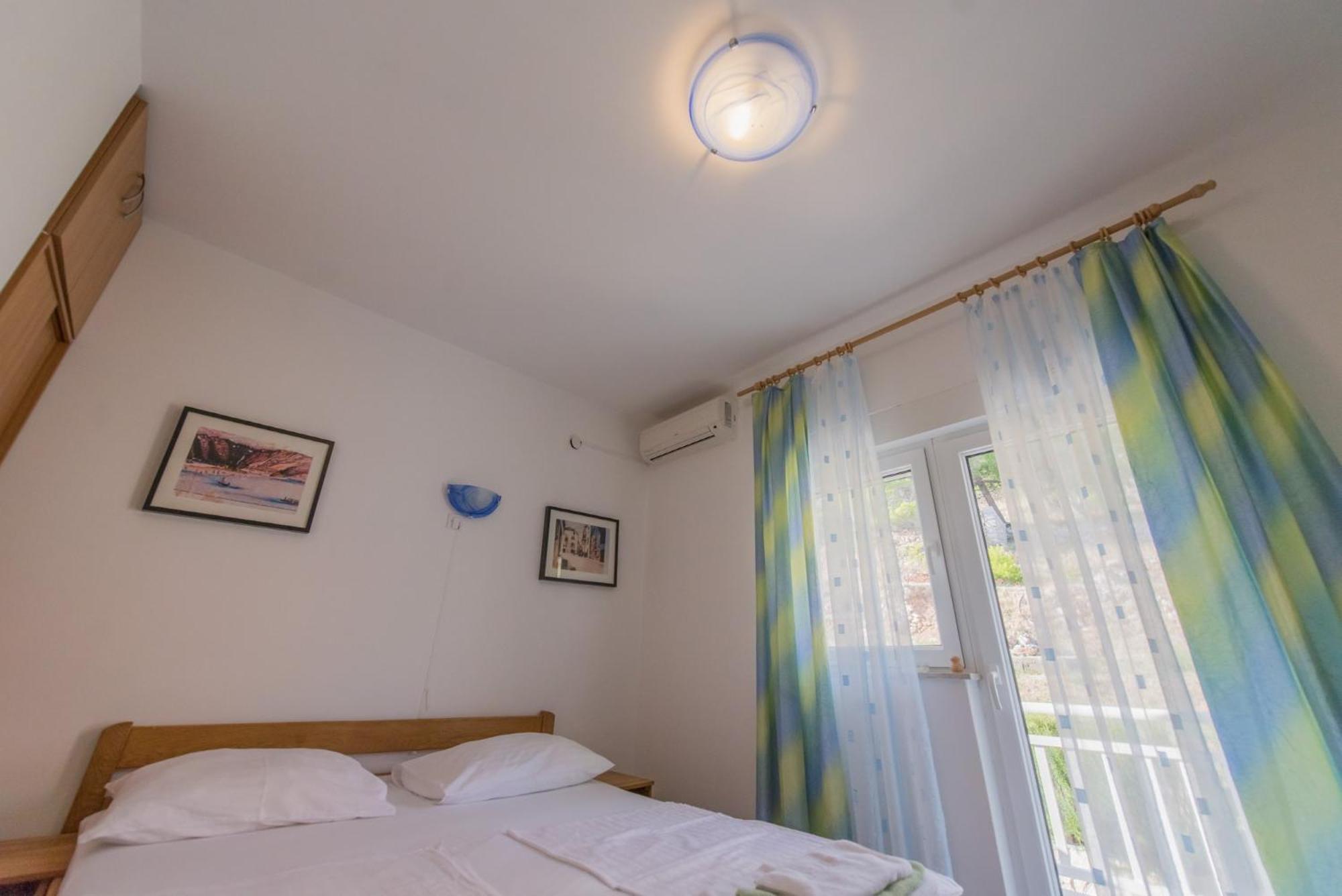 Bed And Breakfast Pero 3 Min Walk To The Beach Lokva Rogoznica Exterior foto