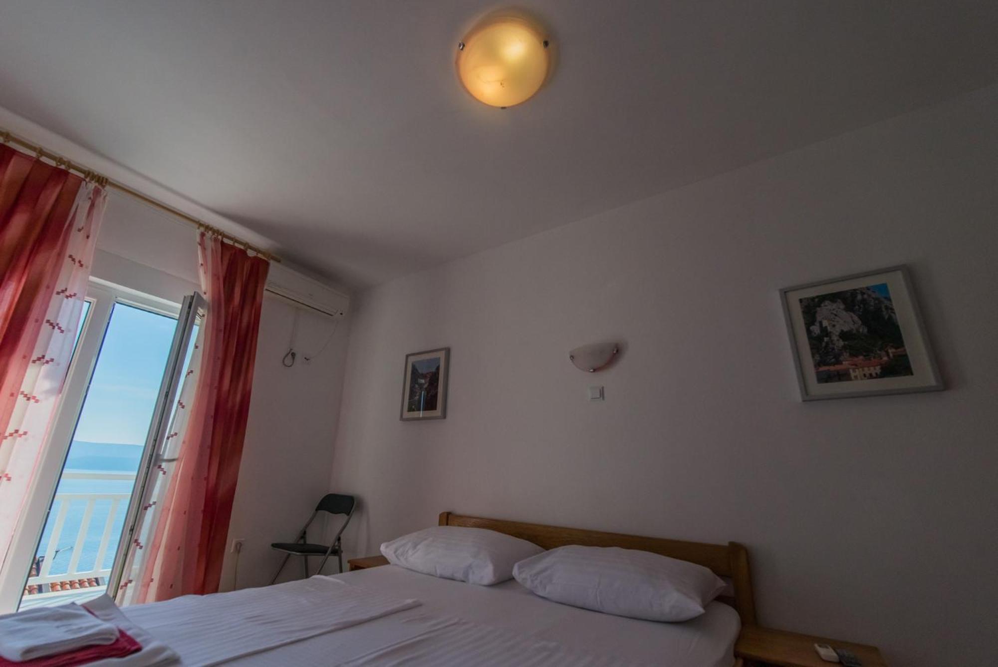 Bed And Breakfast Pero 3 Min Walk To The Beach Lokva Rogoznica Exterior foto